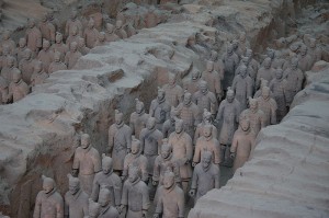 800px-Terracotta_Army_Pit_1_-_2 800px-Terracotta_Army_Pit_1_-_2